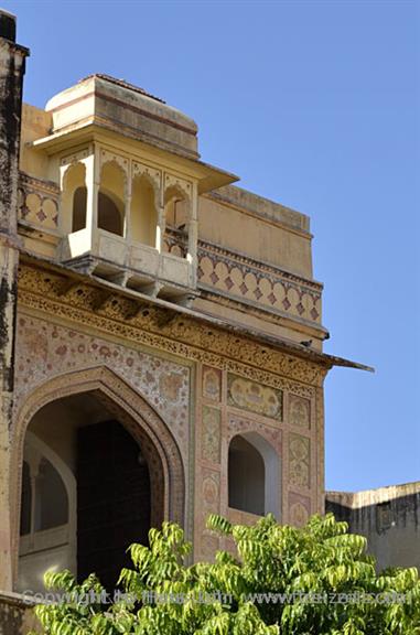 04 Fort_Amber_and Elephants,_Jaipur_DSC5045_b_H600